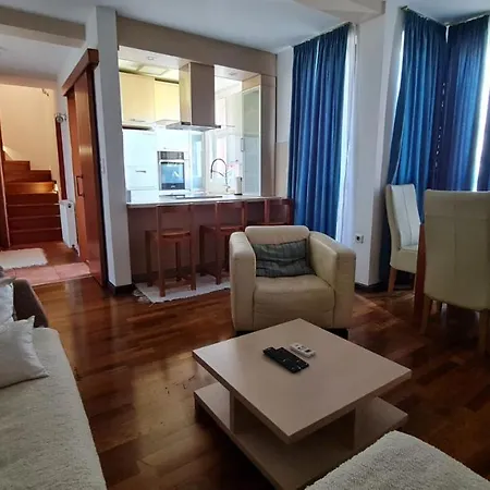 Stan Na Dan S8 Apartment
